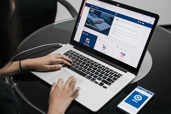 Belajar Bahasa Inggris #DiRumahAja:100% Online Native Trainer
