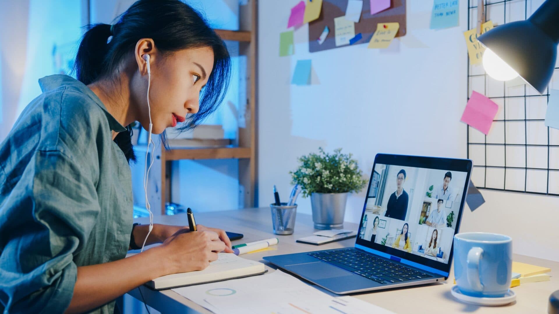 Blended Learning: Gaya Belajar Bahasa Inggris yang Cocok Buat Kamu yang Sibuk